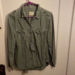 American Eagle Button Up Medium